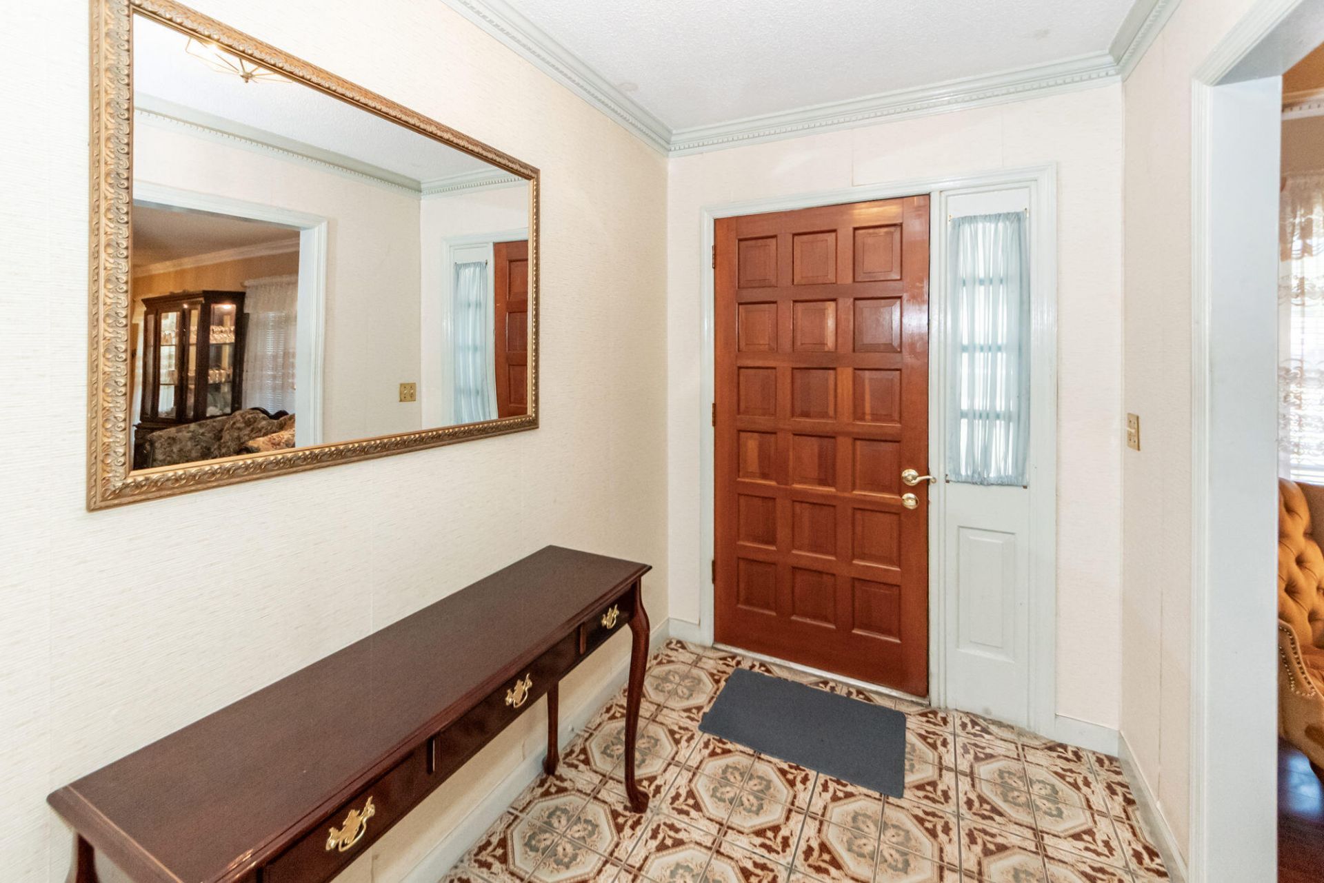 8425 Deerwood Drive Photo 7