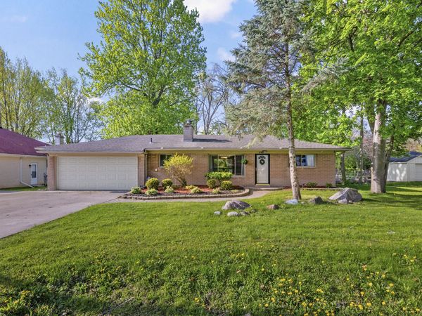 950 Gallaland Avenue, Rochester Hills, MI 48307