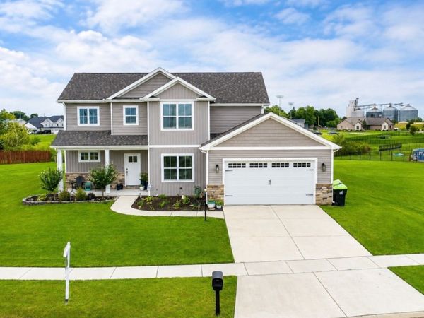 520 Prairie Meadows Drive , Heyworth, IL 61745