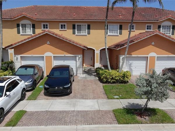 550 Saint Tropez Ln , Margate, FL 33068