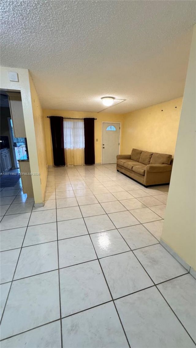 160 NE 203rd Ter , Unit E20, Miami Gardens, FL 33179 Photo