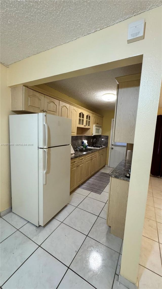 160 NE 203rd Ter , Unit E20, Miami Gardens, FL 33179 Photo