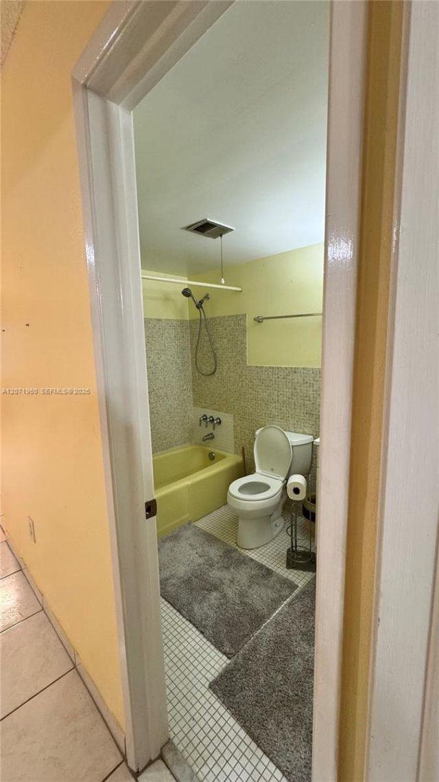 160 NE 203rd Ter , Unit E20, Miami Gardens, FL 33179 Photo
