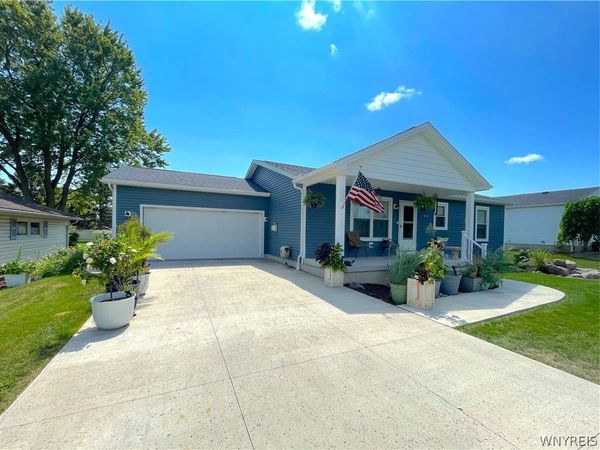 8295 E Britton Drive , Niagara Falls, NY 14304