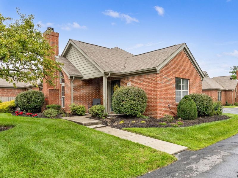 3900 Sandstone Circle , Powell, OH 43065 Photo 2