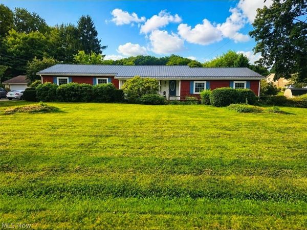 13290 Carla Ave NW , Uniontown, OH 44685