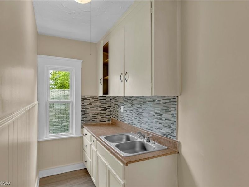 3617 E 57th Street, Unit 2/UP, Cleveland, OH 44105 Photo 11