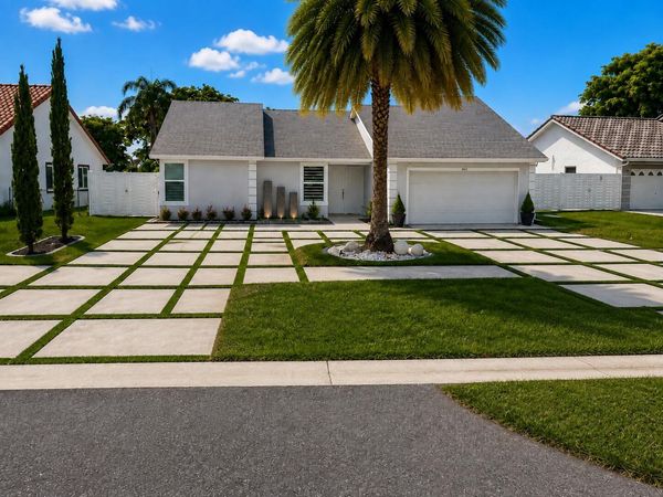 500 NW 86TH Avenue, Pembroke Pines, FL 33024