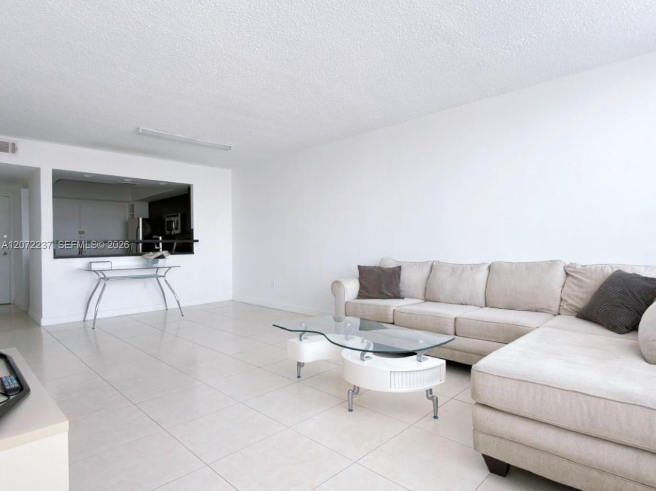 1301 NE Miami Gardens Dr , Unit 1404W, Miami, FL 33179 Photo
