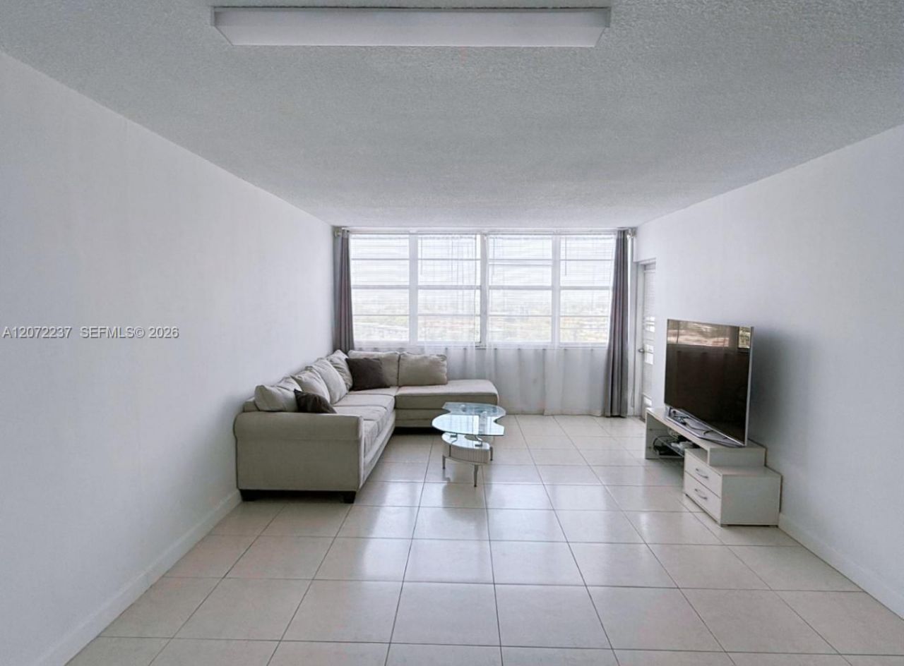 1301 NE Miami Gardens Dr , Unit 1404W, Miami, FL 33179 Photo