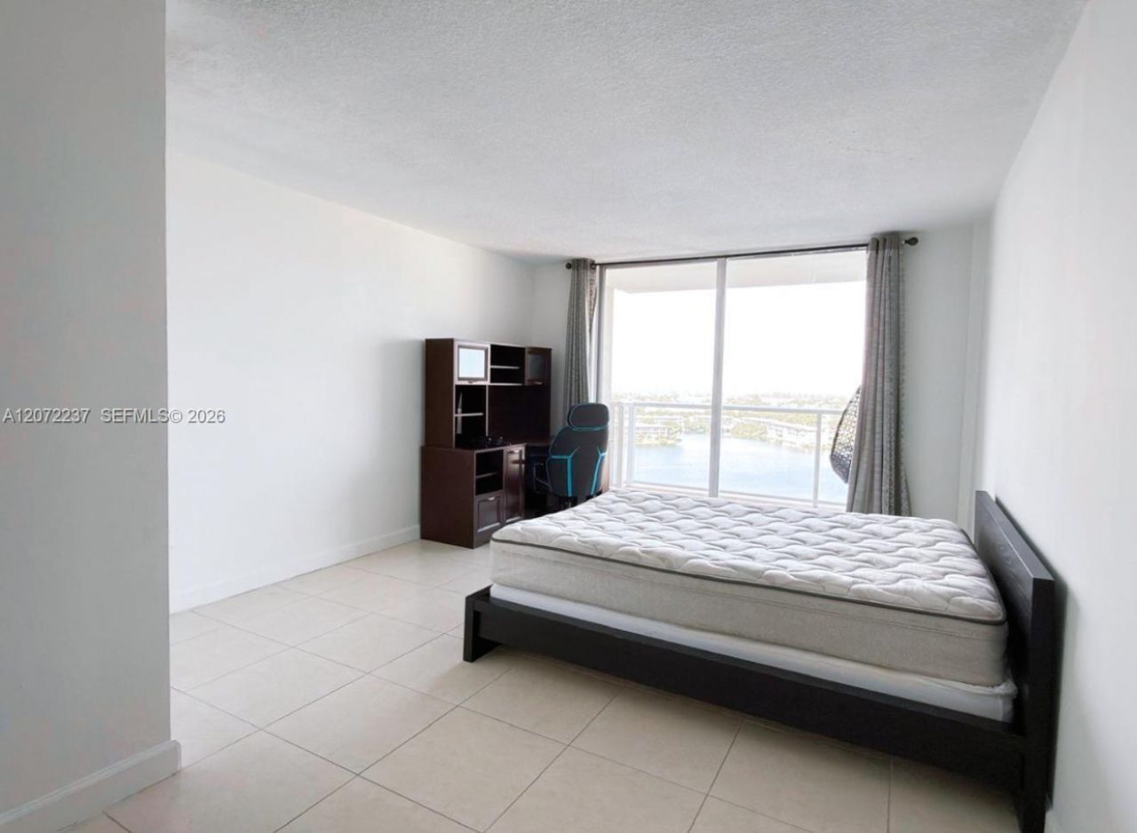 1301 NE Miami Gardens Dr , Unit 1404W, Miami, FL 33179 Photo
