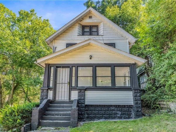 712 Roselle Avenue , Unit A/DN, Akron, OH 44307
