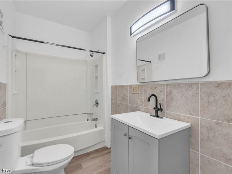 712 Roselle Avenue, Unit A/DN, Akron, OH 44307 Photo 14