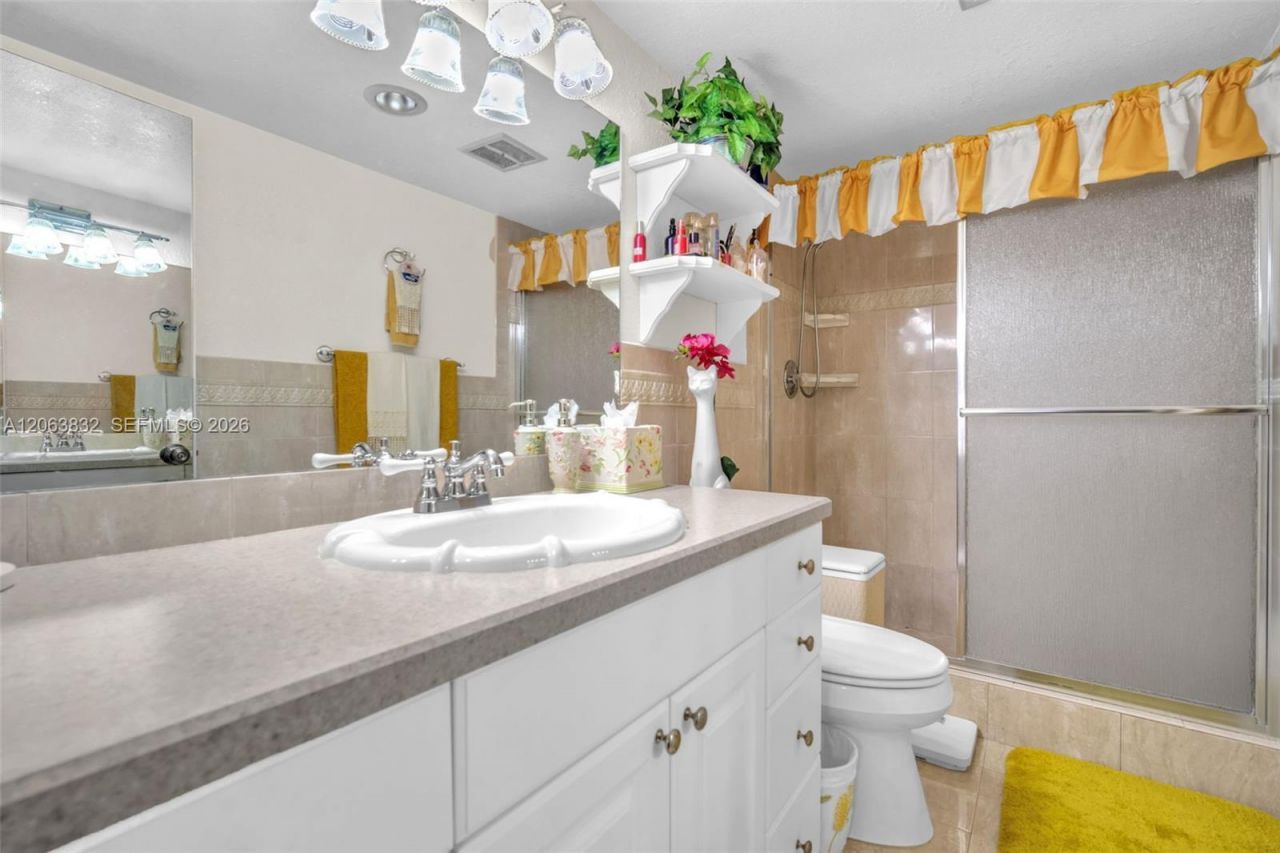 4160 Inverrary Dr , Unit 308, Lauderhill, FL 33319 Photo