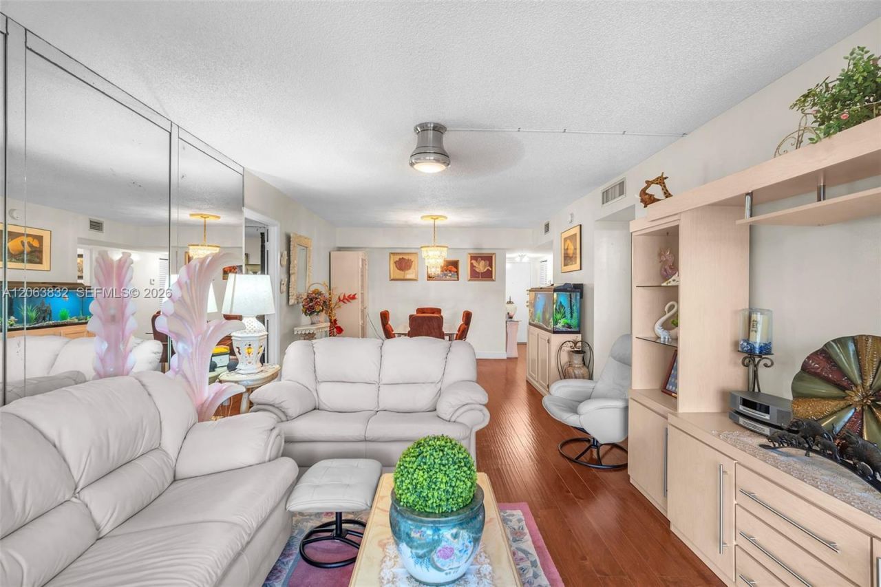 4160 Inverrary Dr , Unit 308, Lauderhill, FL 33319 Photo