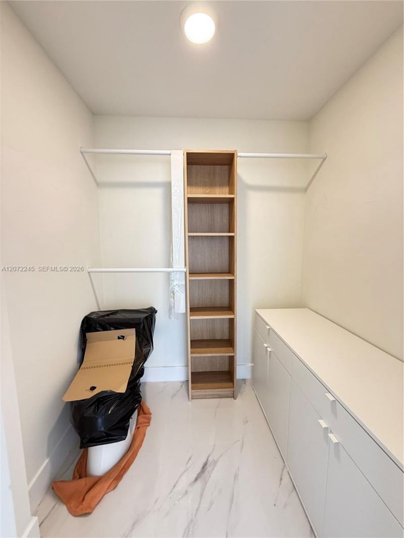16909 N Bay Rd , Unit 817, Sunny Isles Beach, FL 33160 Photo