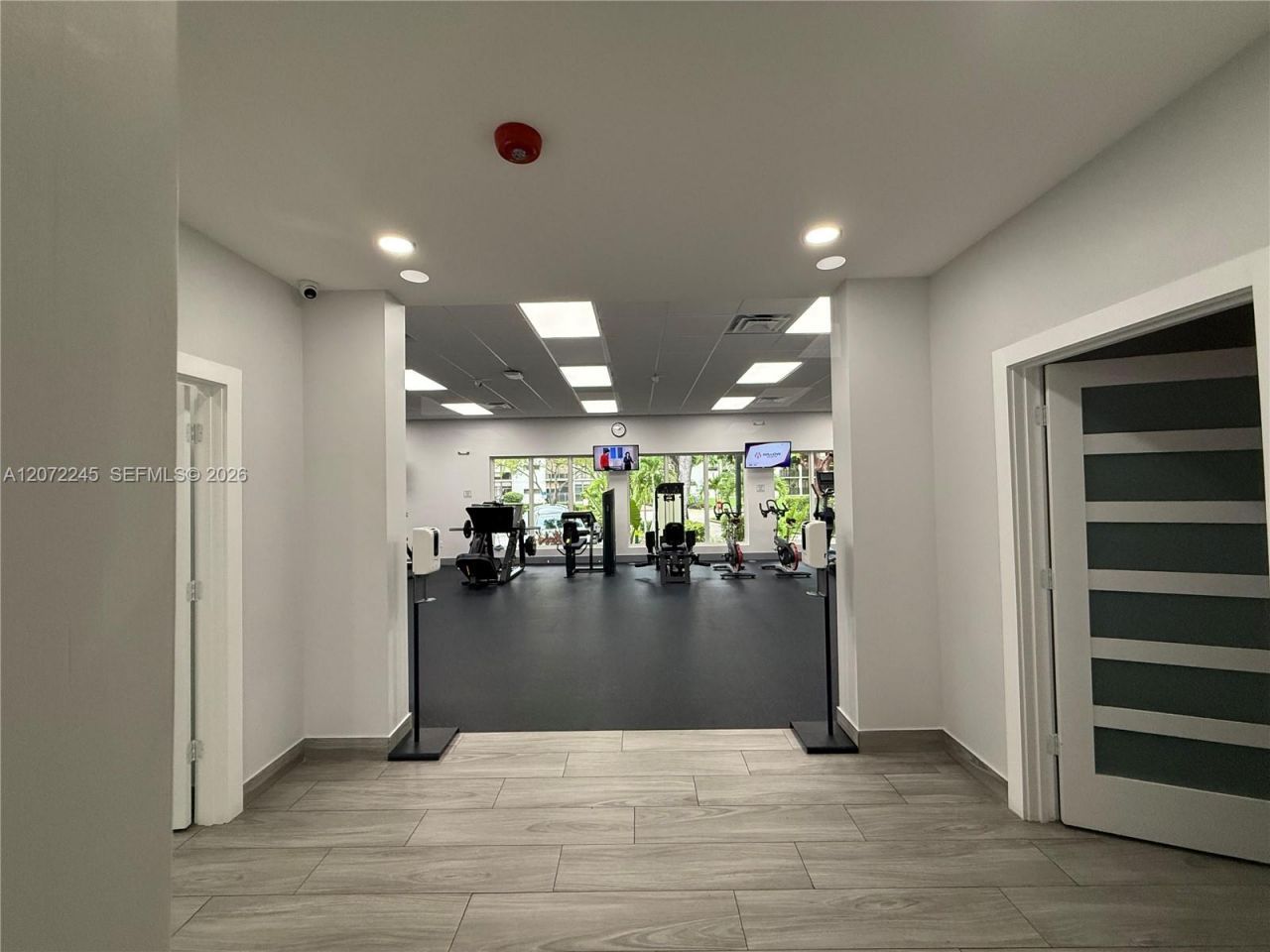 16909 N Bay Rd , Unit 817, Sunny Isles Beach, FL 33160 Photo