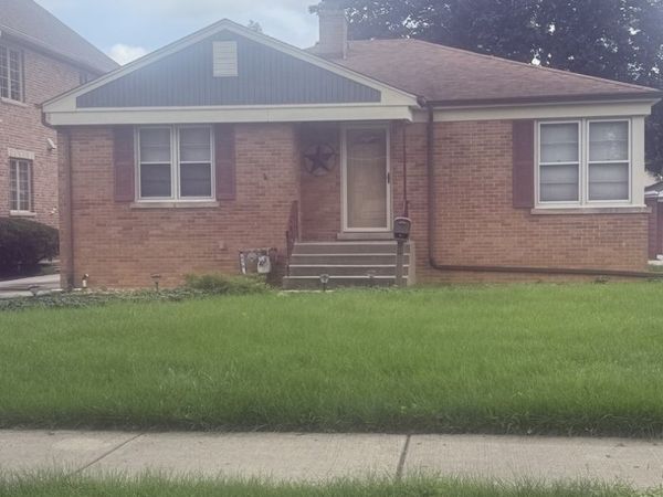 479 N Elm Avenue , Elmhurst, IL 60126