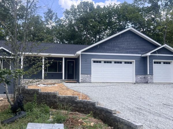 20 Rolling Green Court , Crossville, TN 38558
