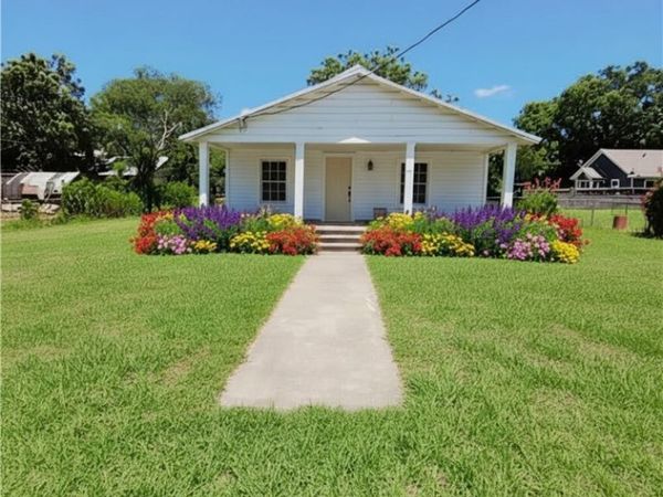 404 N Hill Street, Itasca, TX 76055