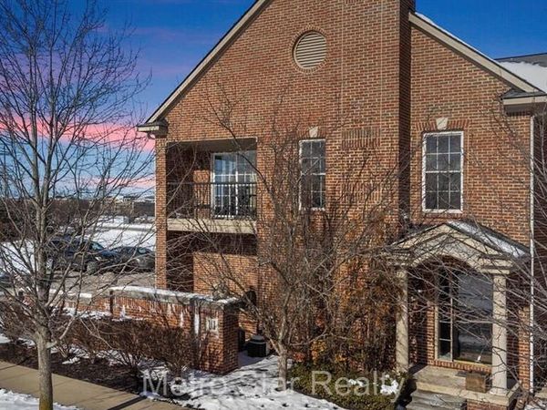 120 N village way Way, Canton, MI 48188