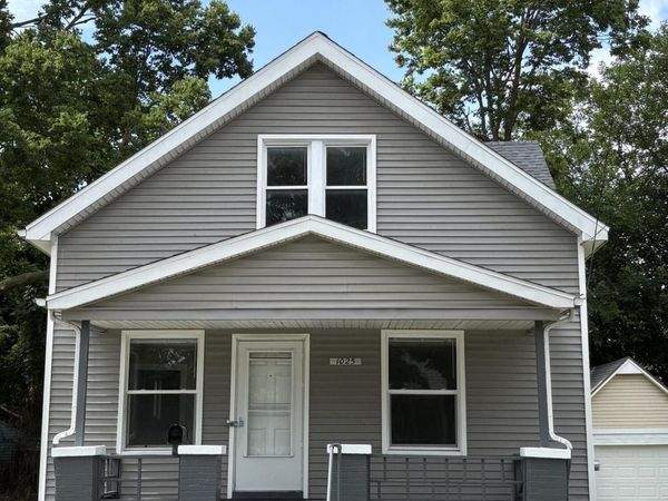 1025 Hamilton Avenue NW, Grand Rapids, MI 49504