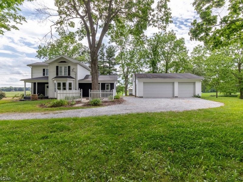 7377 Pontius Street NE, Hartville, OH 44632 Photo 2
