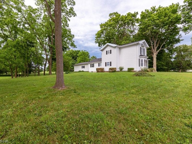 7377 Pontius Street NE, Hartville, OH 44632 Photo 4