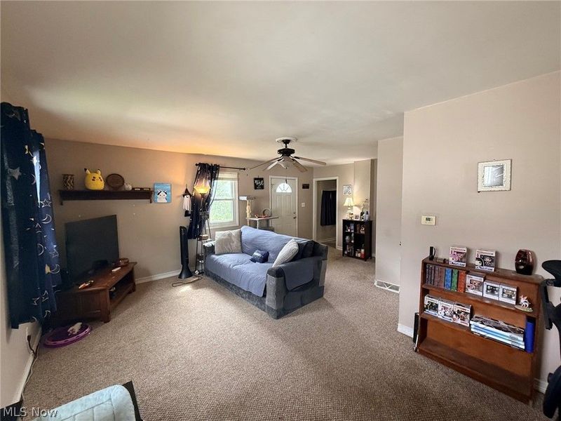 2204 Mock Drive , Zanesville, OH 43701 Photo 2
