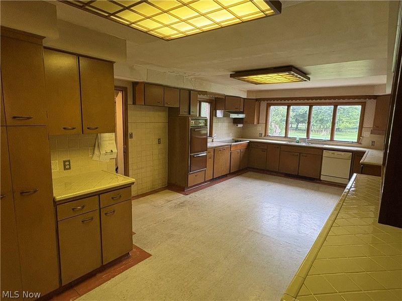 6471 Olde York Road , Parma Heights, OH 44130 Photo 10