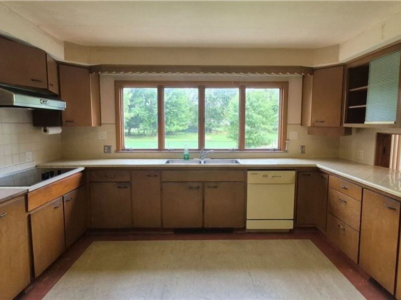 6471 Olde York Road , Parma Heights, OH 44130 Photo 11