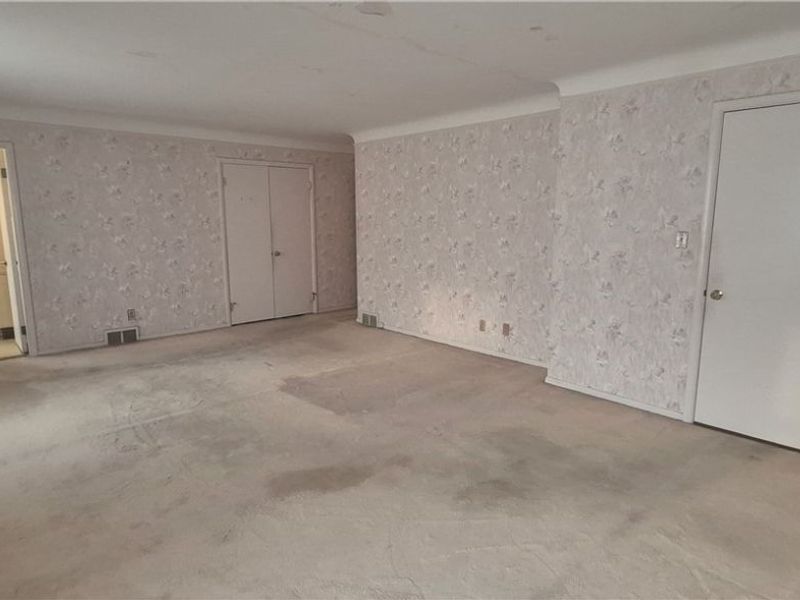 6471 Olde York Road , Parma Heights, OH 44130 Photo 19
