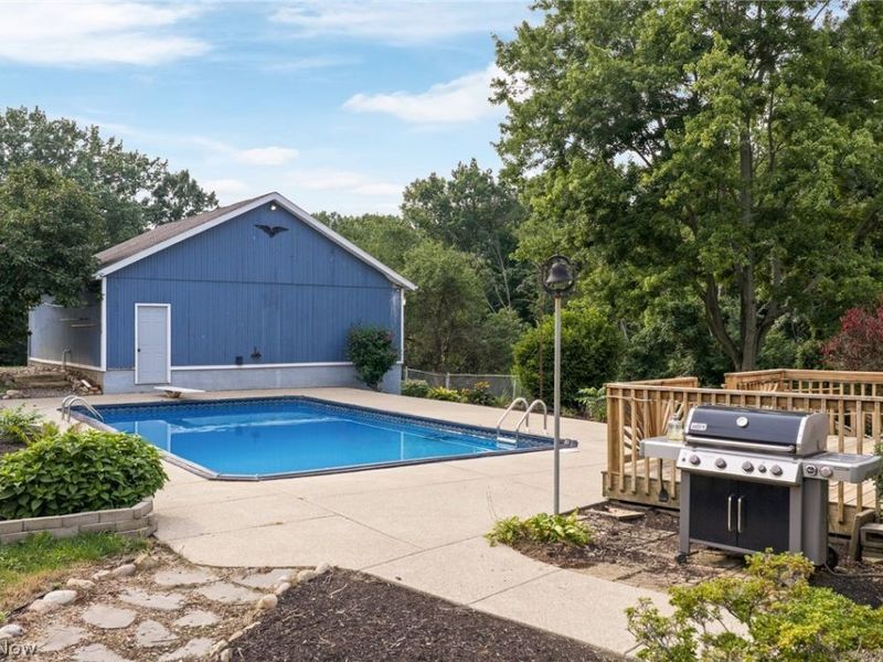 8035 High Mill Avenue NW, Canal Fulton, OH 44614 Photo 2