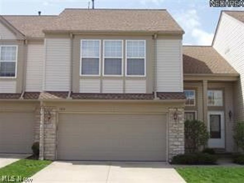 1314 S Yorkshire Drive , Broadview Heights, OH 44147 Photo 1