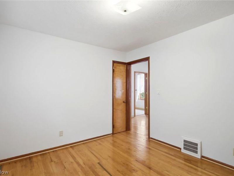 6609 Lansing Avenue, Cleveland, OH 44105 Photo 8