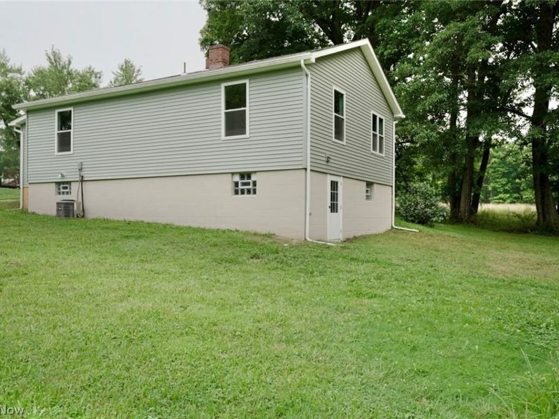 1116 Haynie Lane, Vienna, OH 44473 Photo 22