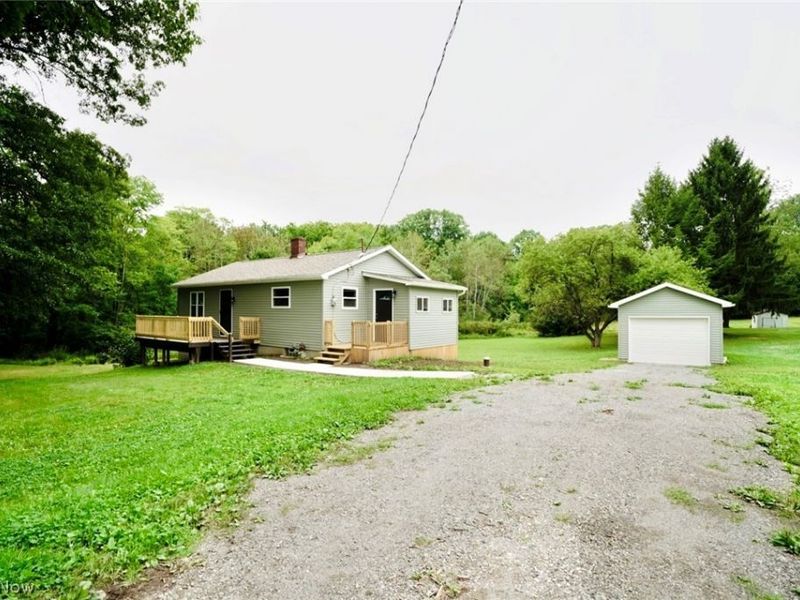 1116 Haynie Lane, Vienna, OH 44473 Photo 3