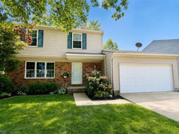 7882 Richwood Drive, Mentor on the Lake, OH 44060