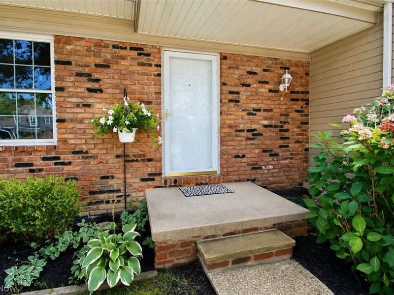 7882 Richwood Drive, Mentor on the Lake, OH 44060 Photo 2
