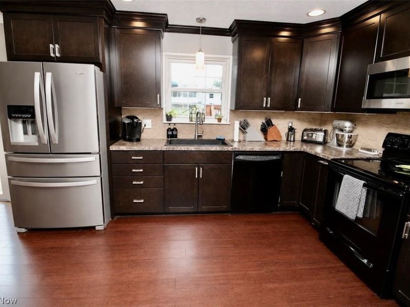 7882 Richwood Drive, Mentor on the Lake, OH 44060 Photo 9