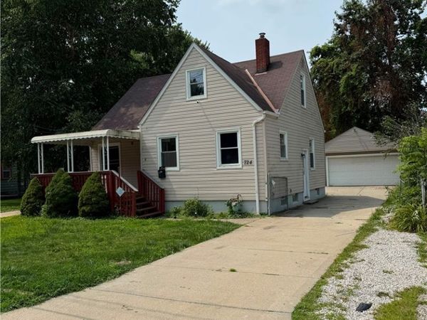 724 E 341st Street , Eastlake, OH 44095