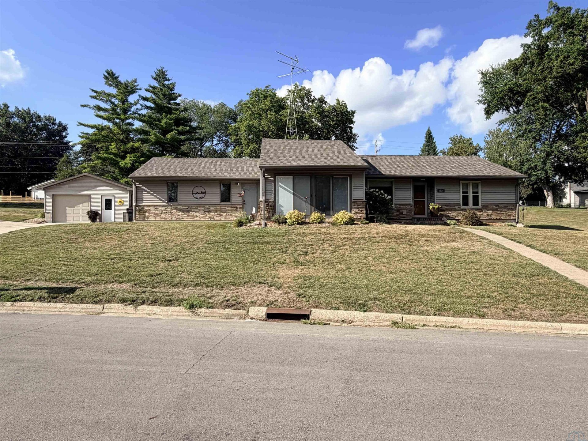 1130 W Willow St, Cherokee, IA 51012 Main Photo