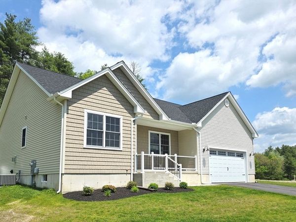 31 High Bluff, Belchertown, MA 01007