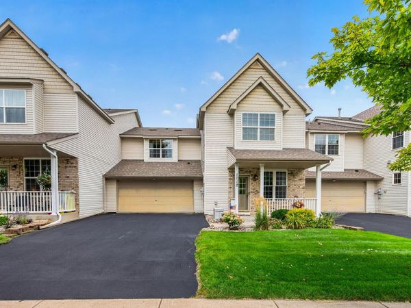 1012 Heldt Street , Chaska, MN 55318