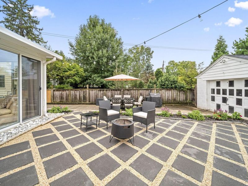 867 S Broadleigh Road, Columbus, OH 43209 Photo 3