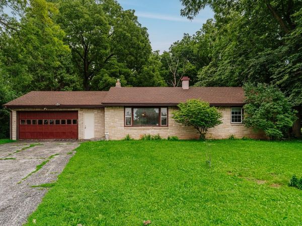 8601 Big Bend ROAD, Waterford, WI 53185