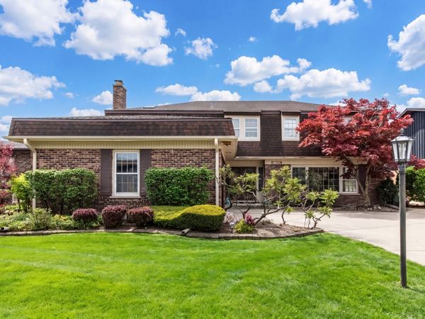 7751 Arcadia Street , Morton Grove, IL 60053