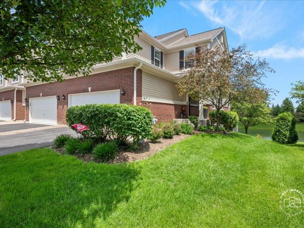 2927 Church Road , Aurora, IL 60502