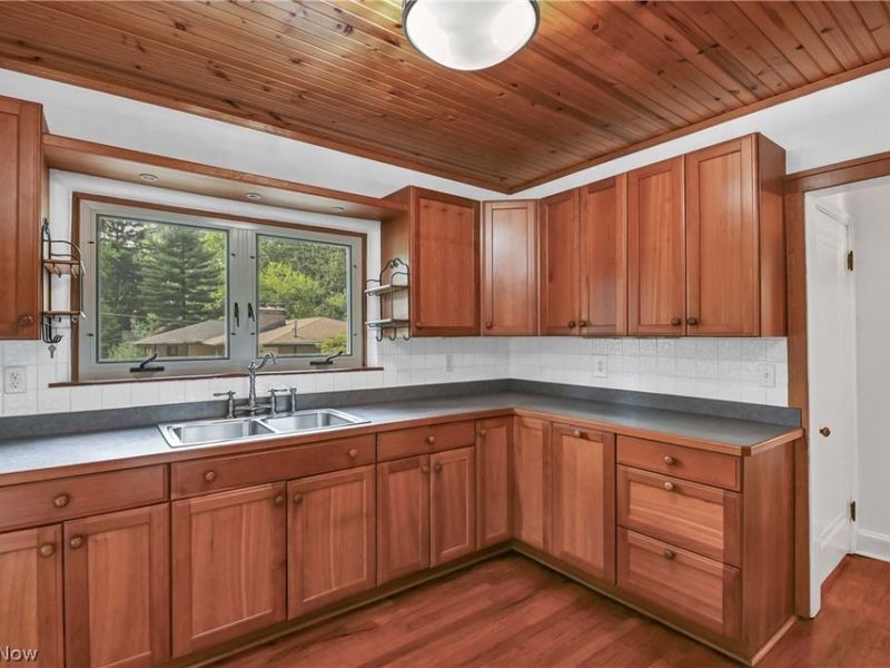 4584 Martin Drive , North Olmsted, OH 44070 Photo 15
