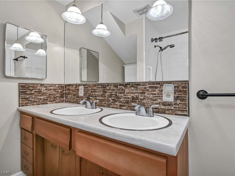 4584 Martin Drive , North Olmsted, OH 44070 Photo 33
